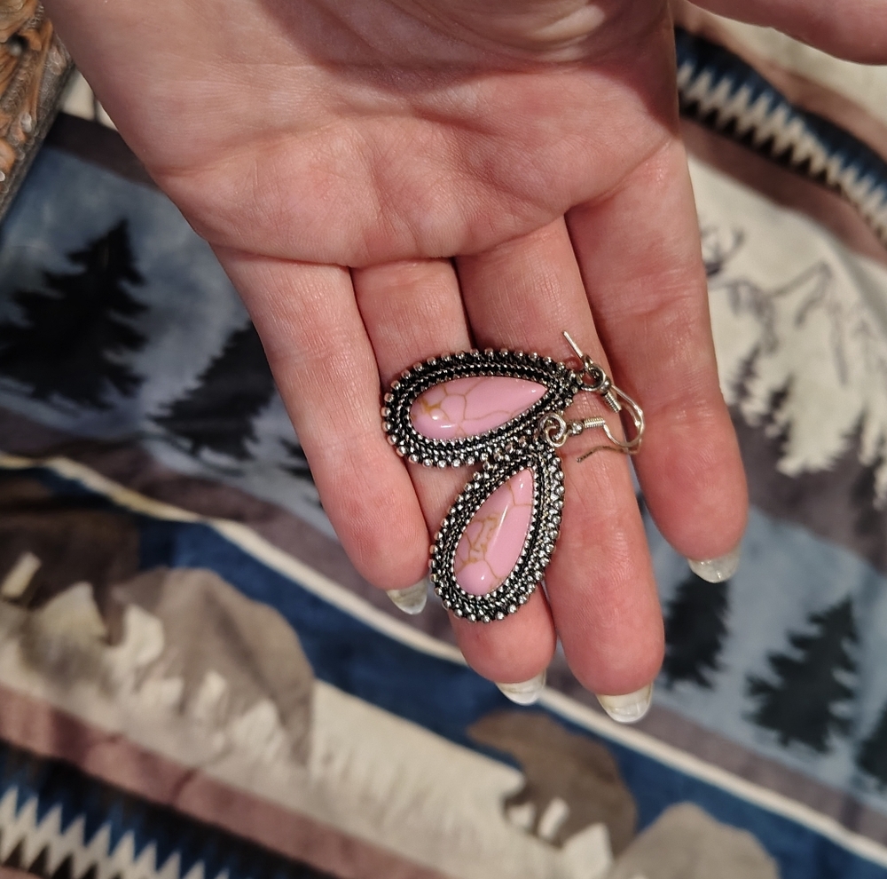 Elegant Pink Conch Teardrop Earrings